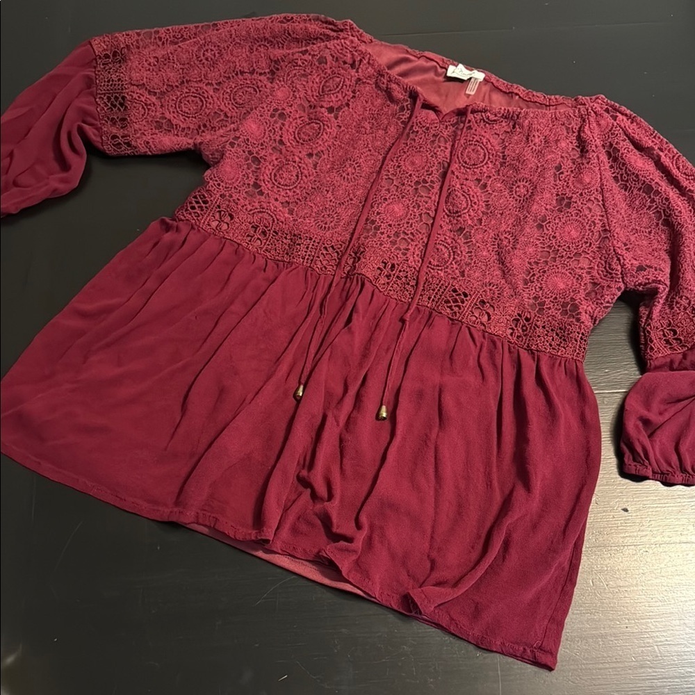 Simply Noelle Burgundy Lace Blouse‎